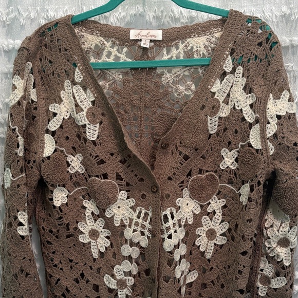 ANDREE BY UNIT Floral Crochet Cardigan in Brown and Cream - Picture 3 of 4